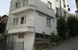 Zoviya Hill White Apart