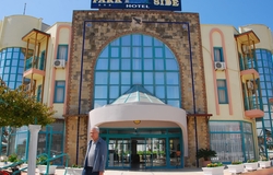 Park Side Hotel