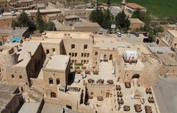 Kasr-ı Nehroz Hotel