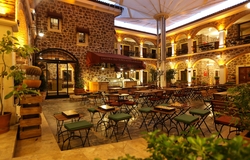 Lagora Old Town Hotel & Bazaar