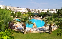 Tuseta - Lakeside Garden