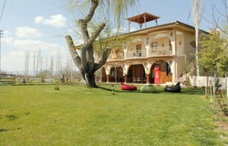 Sultan Pansion Bird Paradise