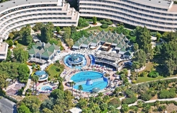 Grand Blue Sky Hotel