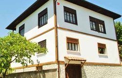 Deligözler Bağ Evi
