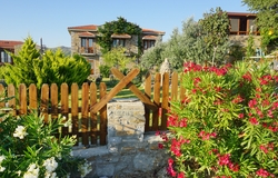 Gökçeada Laz Koyu Konukevi