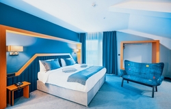 Roof 264 Hotel & Suites