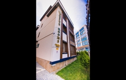 12 Rooms Boutique Hotel