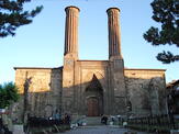 Çifte Minareli Medrese