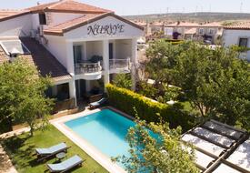 Nuriye Alaçatı Butik Otel