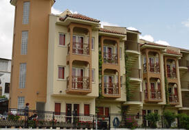 Özhan Apartments