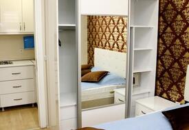 Leonard Abraham Residence