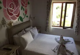 Rose Pansiyon & Cafe Sığacık