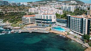 Charisma De Luxe Hotel