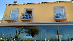 Sihirli Kitap Kahve Konukevi