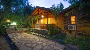 Kızılbük Ahşap Evleri