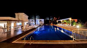 Hanedan Foça Flora Villas