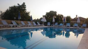 California Apart Hotel