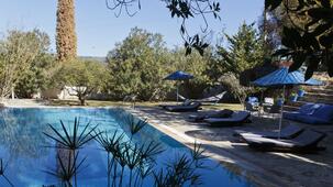 Bakkhos Guesthouse Kuşadası