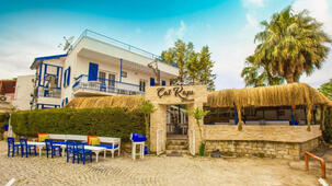 Çat Kapı Otel Alaçatı