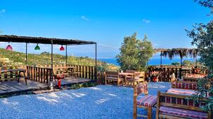 Çınar Avlu Köy Evi