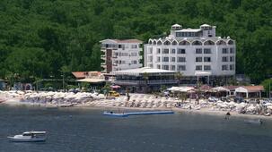 Class Beach Hotel