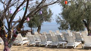 Helen Camping Beach Restaurant