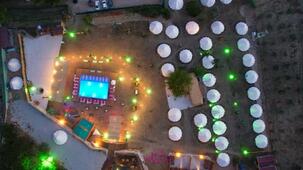 Into The Wild Glamping