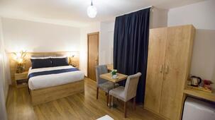 Golden Street Sea View Apartments