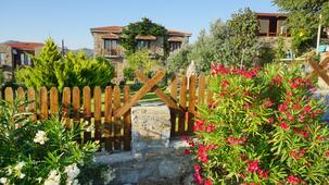 Gökçeada Laz Koyu Konukevi