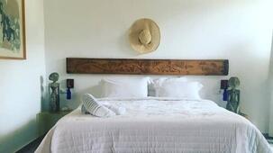 Bi' Oda Bi' Balkon by Barba Saranda