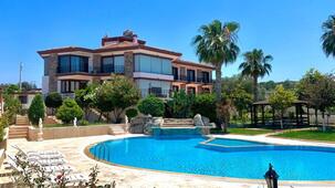 The Lion's Den Kuşadası