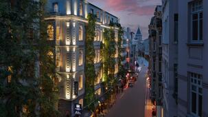 Adahan DeCamondo Pera, Autograph Collection