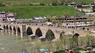 Dicle Köprüsü (On Gözlü Köprü)