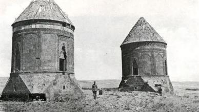 Ahlat Çifte Kümbet