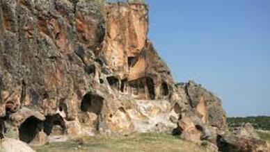 Memeç Kaya Kilisesi