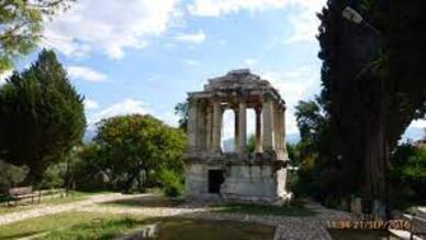 Gümüşkesen Anıtı