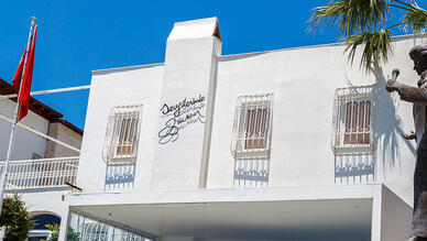 Zeki Müren Sanat Müzesi