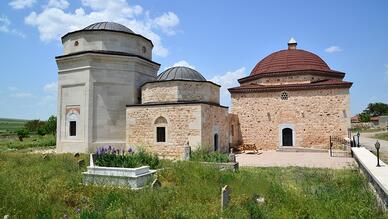 Üryan Baba Türbesi