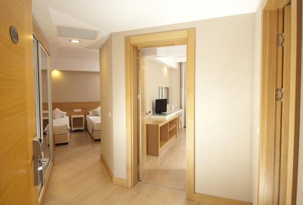 Trendy Palm Beach Hotel - Görsel 28