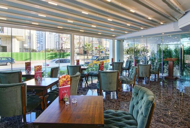 S White Hotel - Görsel 18