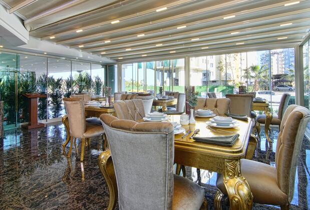 S White Hotel - Görsel 7