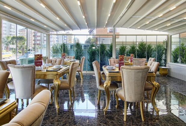 S White Hotel - Görsel 8