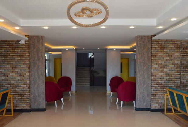 242 Gold Tower - Görsel 3