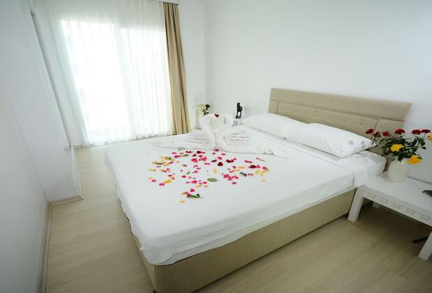 Hun Club - Görsel 2