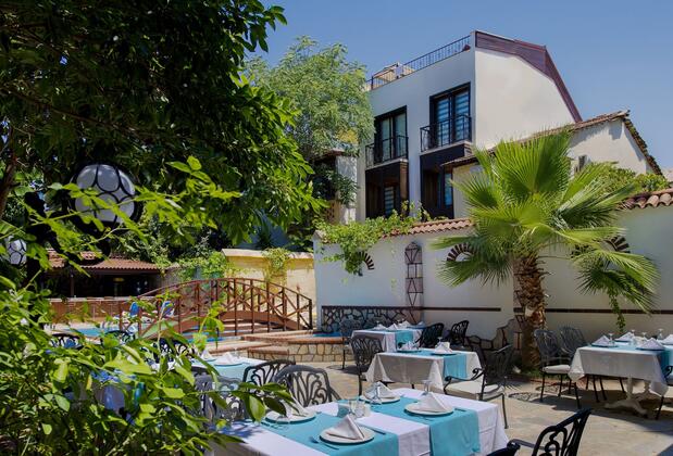 Castle Old Town Hotel - Görsel 12