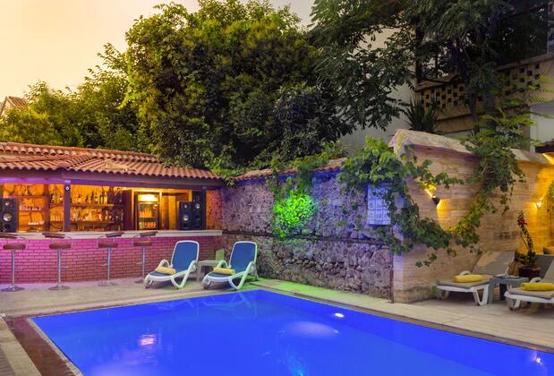 Castle Old Town Hotel - Görsel 8