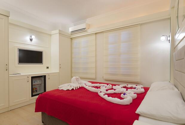 Castle Old Town Hotel - Görsel 6