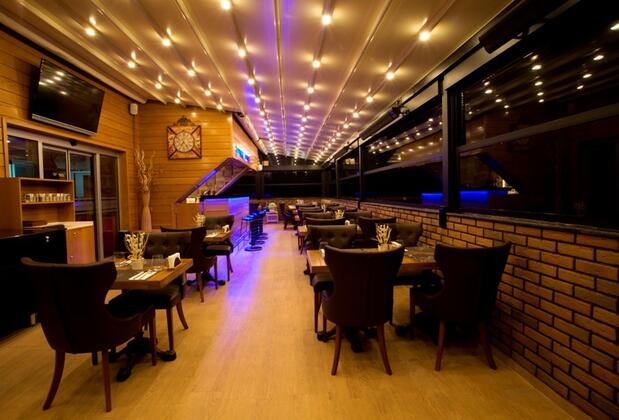 End Glory Hotel - Görsel 12