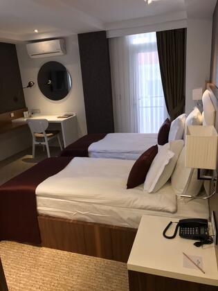 End Glory Hotel - Görsel 28