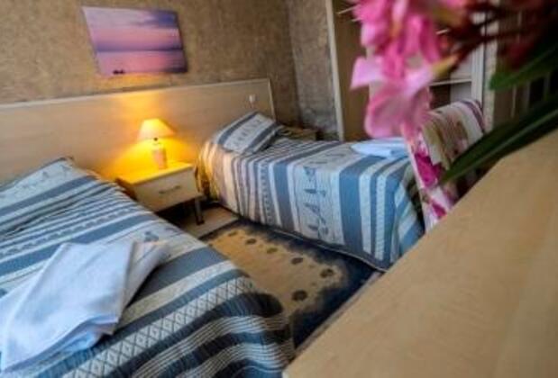 Can Karaburun Otel - Görsel 8